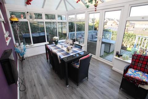 4 bedroom detached house for sale, Overland Crescent, Apperley Bridge, Bradford