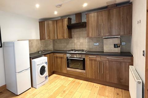 3 bedroom flat to rent, Gloucester Road, Brighton BN1
