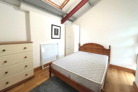 3 bedroom flat to rent, Gloucester Road, Brighton BN1