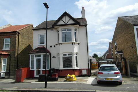 undefined, Cromwell Road, Hounslow TW3