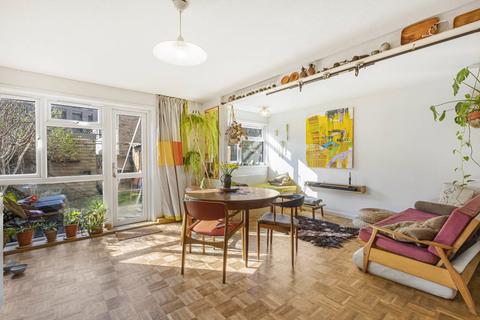 undefined, Hamilton Close, London, N17