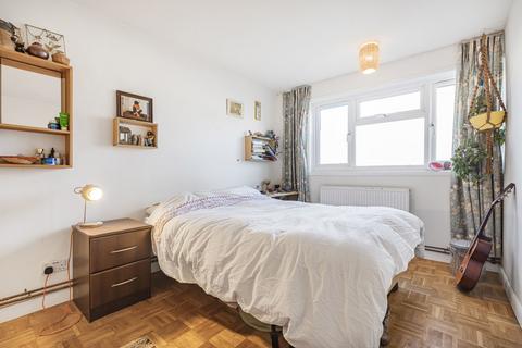 undefined, Hamilton Close, London, N17