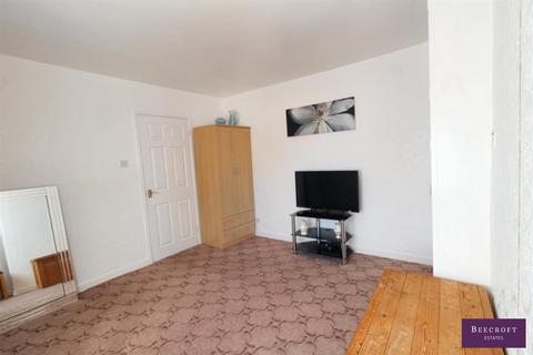 3 Thompson Road, Wombwell, Barnsley, S73 0EW