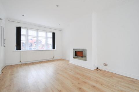 3 bedroom detached house to rent, 3 Bed Detached House – Branksome Drive, Salford
