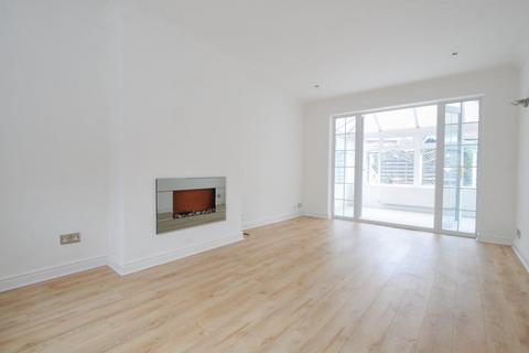 3 bedroom detached house to rent, 3 Bed Detached House – Branksome Drive, Salford
