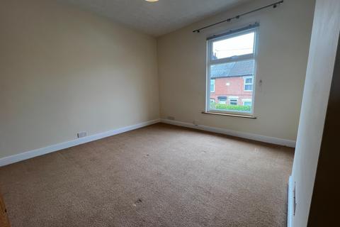 2 bedroom terraced house to rent, Boston Road