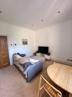 2 bedroom flat to rent, Bow Road, London E3