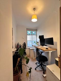2 bedroom flat to rent, Bow Road, London E3