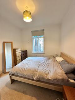 2 bedroom flat to rent, Bow Road, London E3