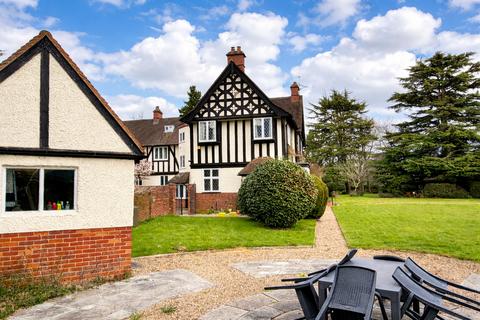 undefined, Guildersfield, Hill Farm Road, Taplow, SL6 0HQ