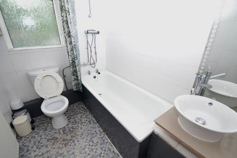 8 bedroom end of terrace house to rent, Upper Lloyd Street, Manchester M14