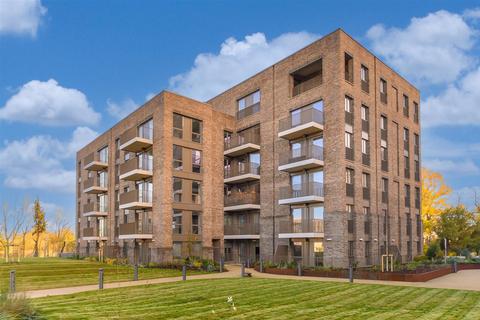 Studio to rent, Ridgeway Views, London