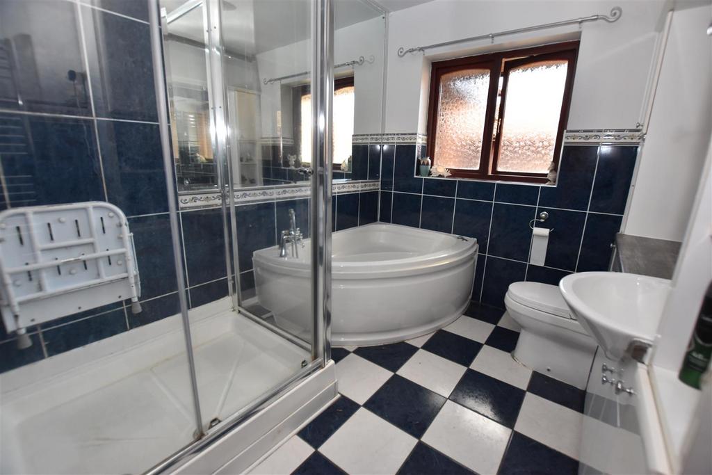 Bathroom.JPG