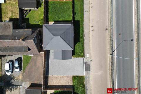 4 bedroom detached house for sale, Arterial Road, Rayleigh, SS6