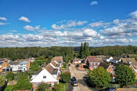 15 Birchdale, Hullbridge, Hockley, SS5 6LY