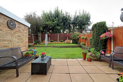 15 Birchdale, Hullbridge, Hockley, SS5 6LY