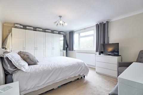 15 Birchdale, Hullbridge, Hockley, SS5 6LY