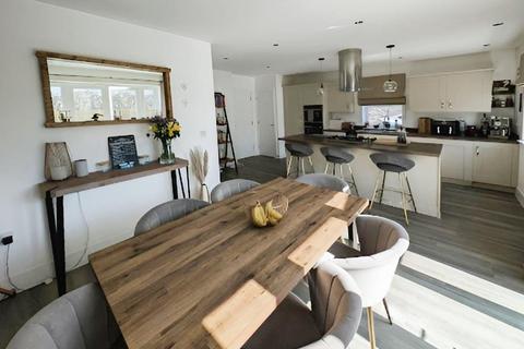 4 Amberley Meadows, Yate, Bristol, BS37 7BZ
