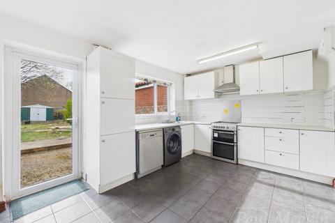 52 Overbury Crescent, New Addington, Croydon, CR0 0LN