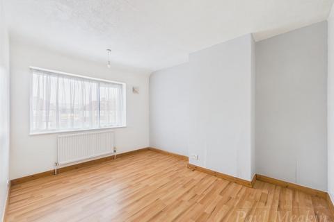 52 Overbury Crescent, New Addington, Croydon, CR0 0LN