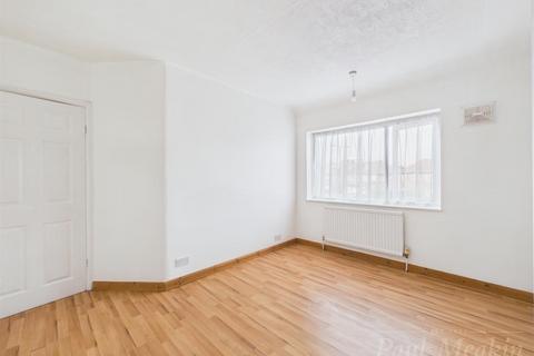 52 Overbury Crescent, New Addington, Croydon, CR0 0LN