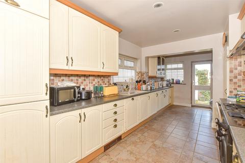 137 Warren Drive, Hornchurch, RM12 4QU