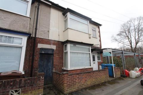 3 bedroom end of terrace house to rent, Perth Street West, Hull