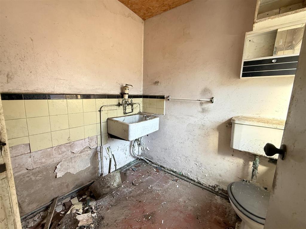 Former shower room