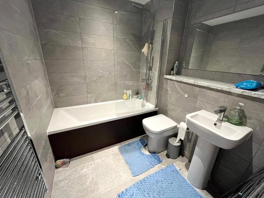 Main Bathroom