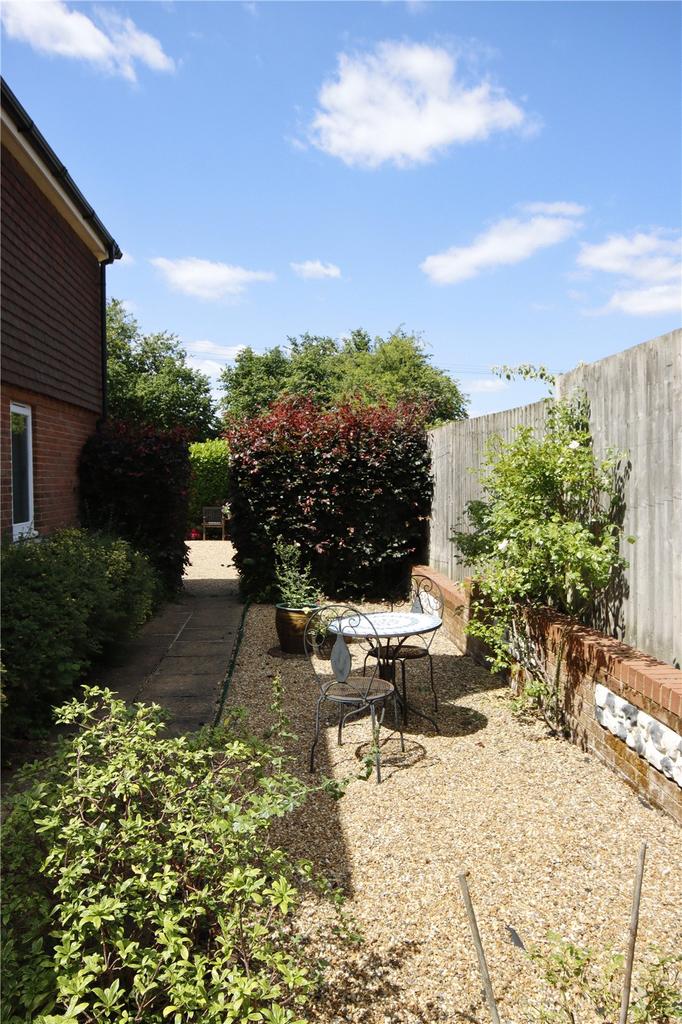 Side Terrace
