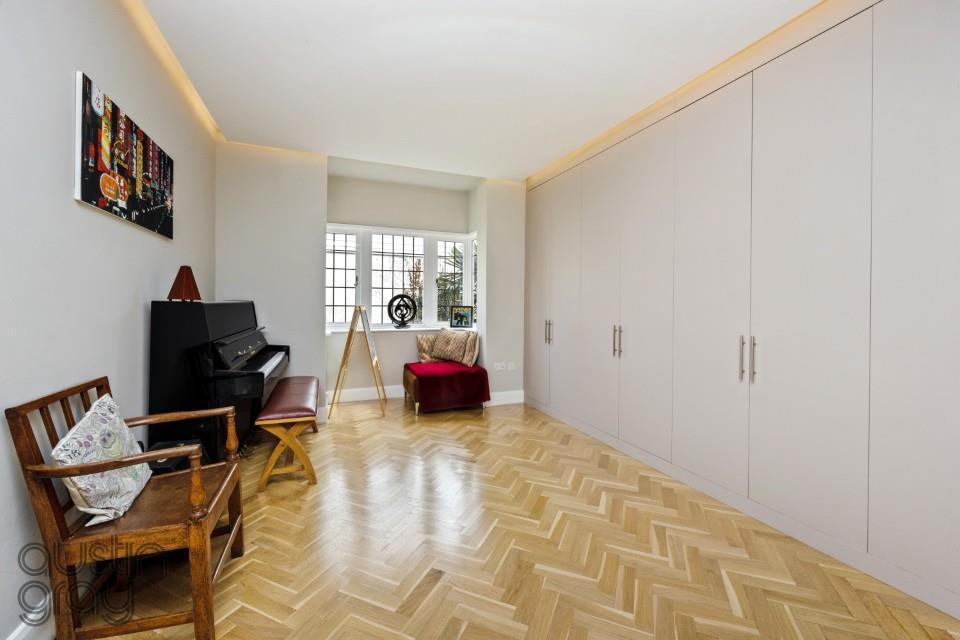 Alexandra VIllas, 17-015 (AG).jpg