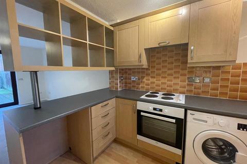 2 bedroom terraced house for sale, Lamplighters Close, Hempstead