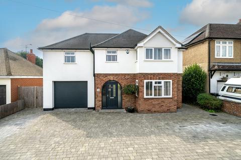 114 Chaul End Road, Caddington, Luton, LU1 4AS