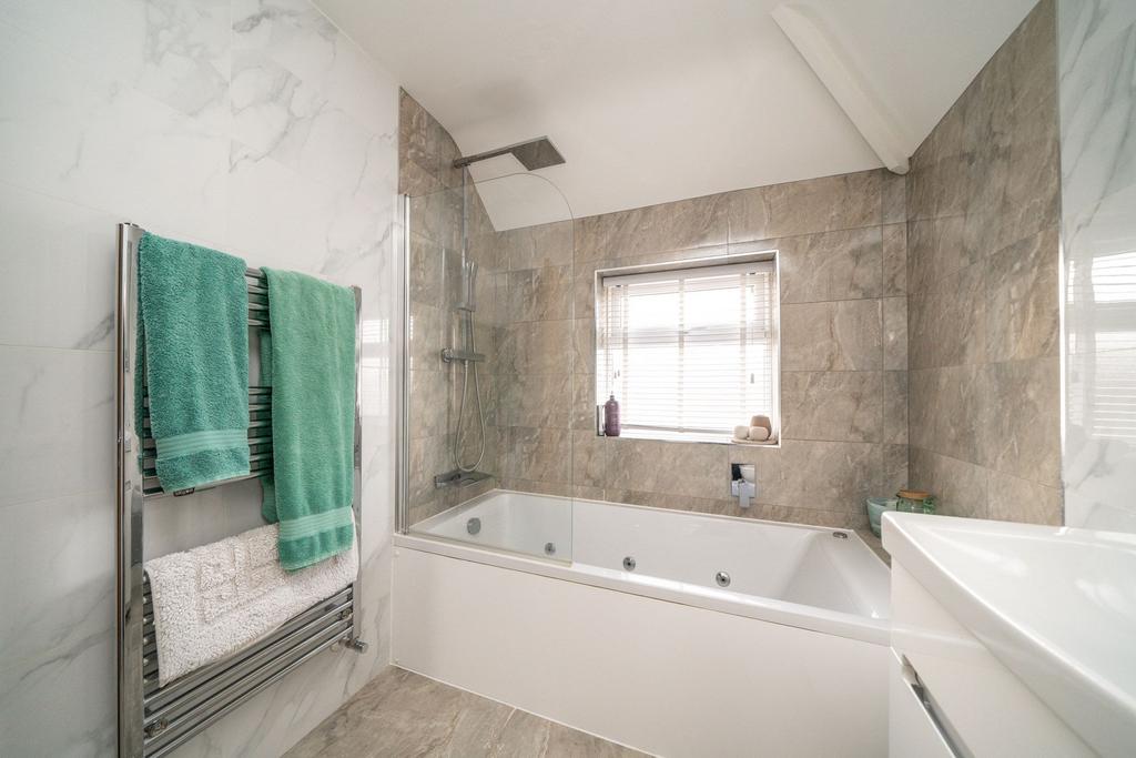 Bathroom &amp; Ensuites