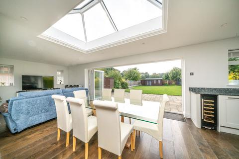 114 Chaul End Road, Caddington, Luton, LU1 4AS