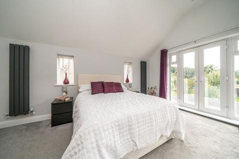 114 Chaul End Road, Caddington, Luton, LU1 4AS
