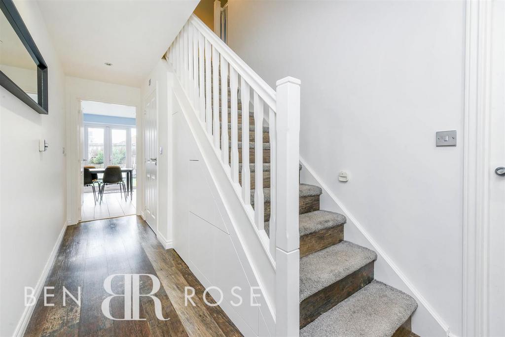 Hallway/Staircase
