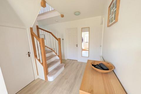 20 Chestermaster Close, Almondsbury, Bristol, BS32 4EH