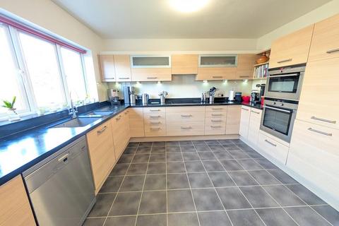 20 Chestermaster Close, Almondsbury, Bristol, BS32 4EH