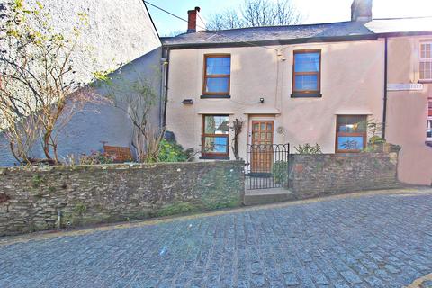8 Bull Ring, Llantrisant, Pontyclun, CF72 8EB