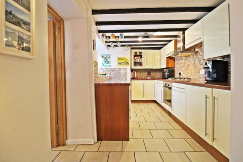 8 Bull Ring, Llantrisant, Pontyclun, CF72 8EB