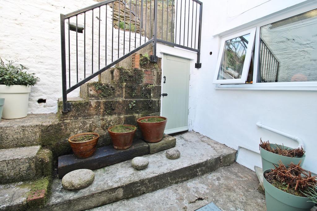 Rear Courtyard