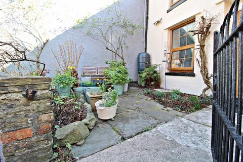 8 Bull Ring, Llantrisant, Pontyclun, CF72 8EB