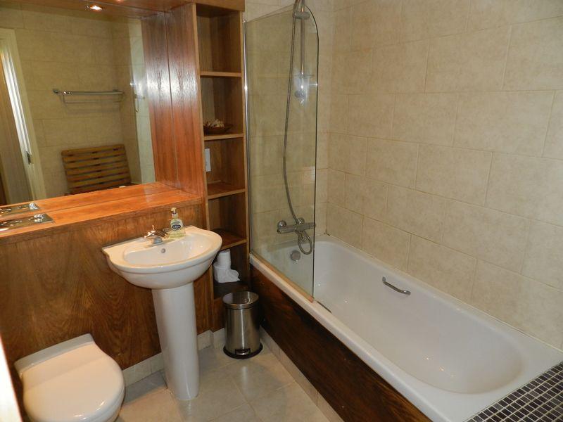 Bathroom/w.c.