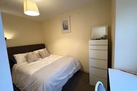 2 bedroom apartment to rent, St Michaels Lane, Headingley, Leeds