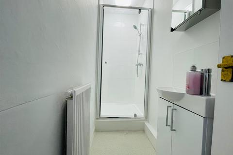 1 bedroom flat to rent, High Street, Syston