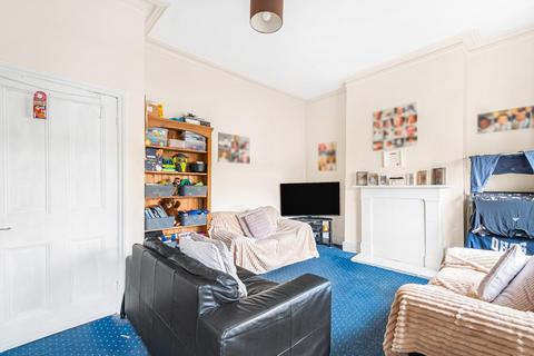 2 bedroom flat for sale, Denmark Road, London, SE5