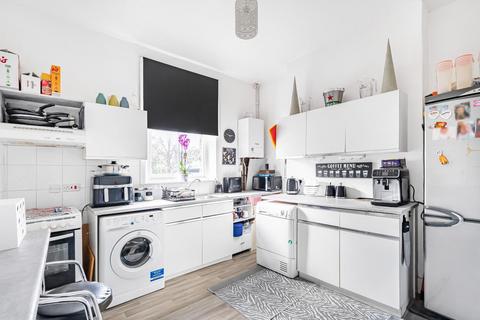 2 bedroom flat for sale, Denmark Road, London, SE5