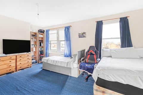 2 bedroom flat for sale, Denmark Road, London, SE5