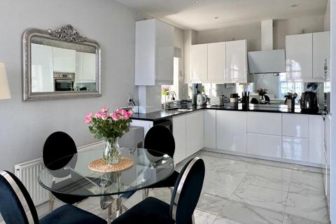 1 bedroom flat for sale, John Batchelor Way, Penarth Marina